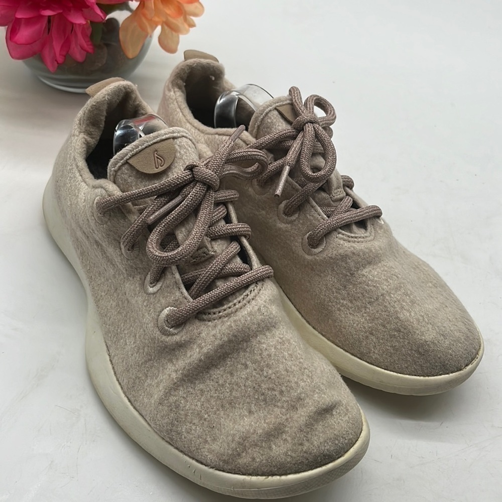 Allbirds Pink wool Runners Sz 9. SNK1223D